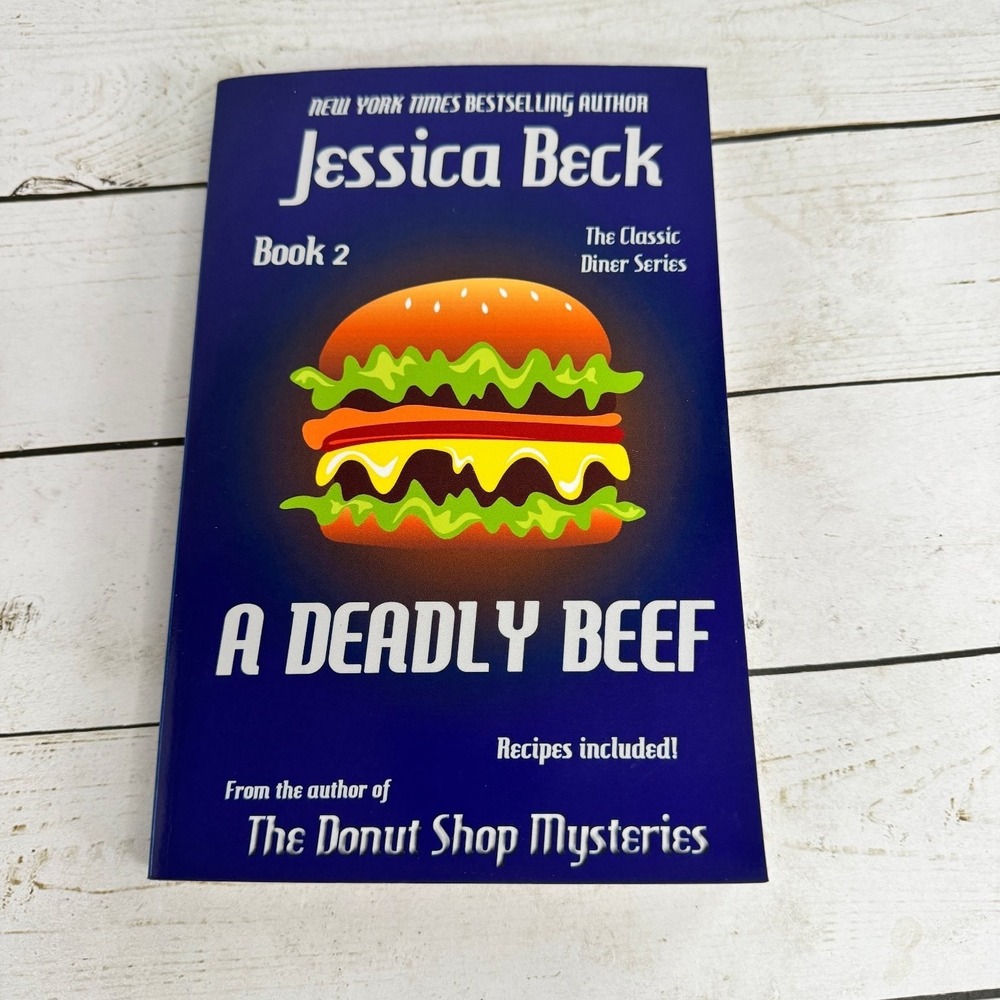A Deadly Beef Jessica‎ Beck 2012 Classic Diner Mystery Book 2 Recipes Paperback